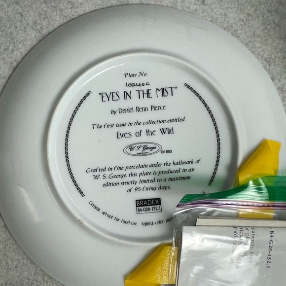 NWT Wildlife Eyes in the Mist Porcelain Plate - Picture 3 of 5